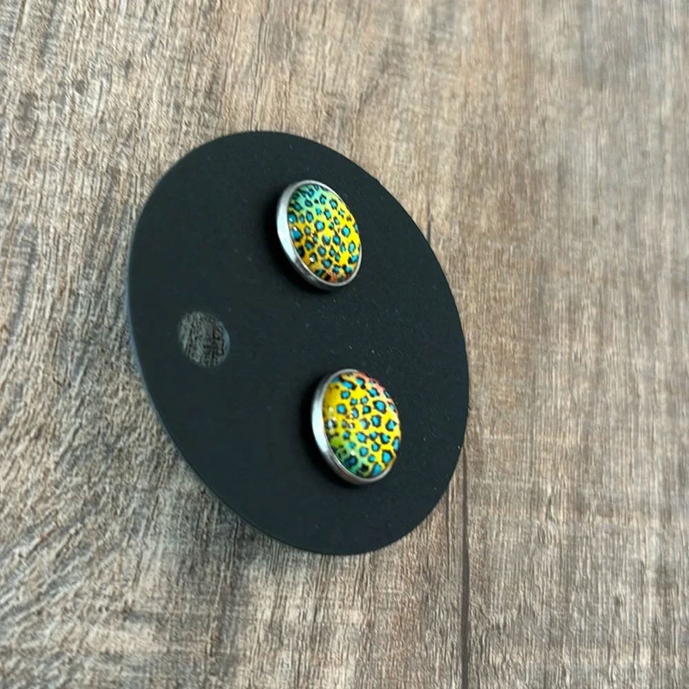 Homemade Earrings -‎ 12mm diameter circle - post style - animal print